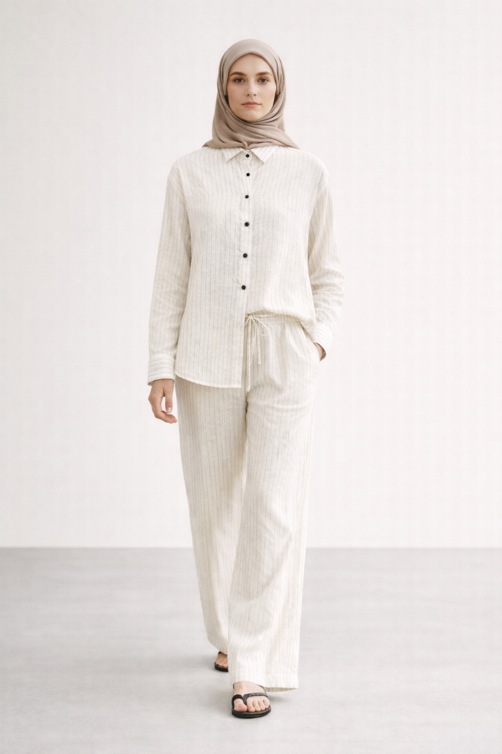 GAZZELLE | Women's Pinstripe Linen Co-Ord Set — Ivory | طقم منسق محتشم الإمارات
