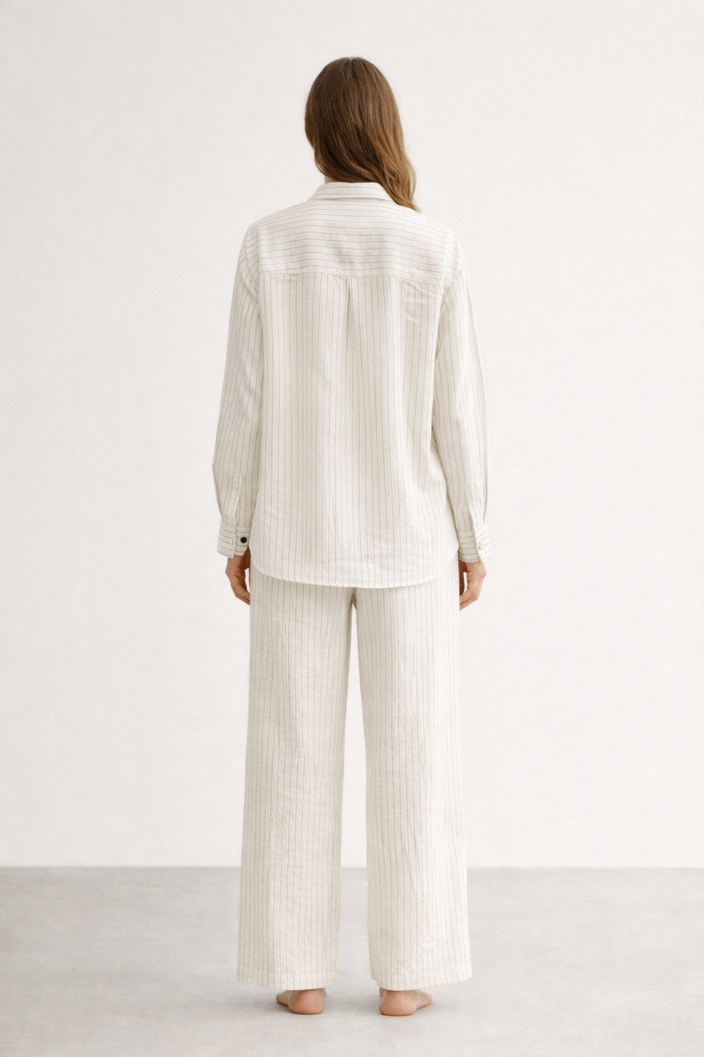 GAZZELLE | Women's Pinstripe Linen Co-Ord Set — Ivory | طقم منسق محتشم الإمارات