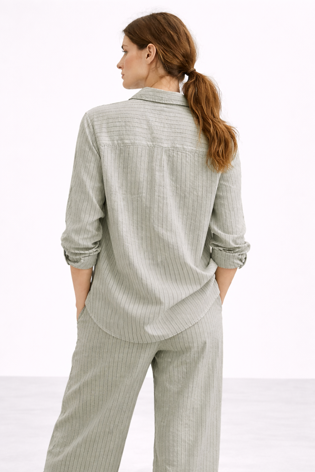 Gazzelle Linen Blend Pinstripe Co-ord Set – Sage | طقم منسق محتشم الإمارات