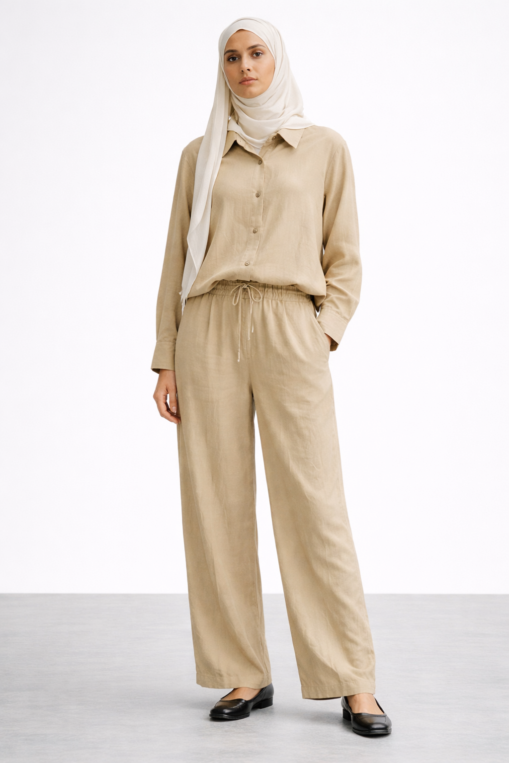 Gazzelle Sand Linen Co-ord Set — Long-Sleeve Shirt & Wide-Leg Trousers | طقم منسق محتشم الإمارات